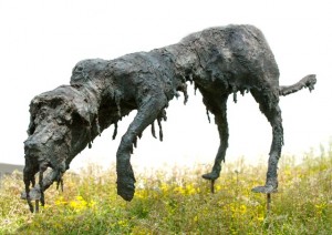 Wet dog, bronze resin, 120/60 cms