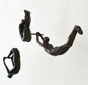 Acrobates, bronze resin, 27/17; 26/9; 38/20 cms