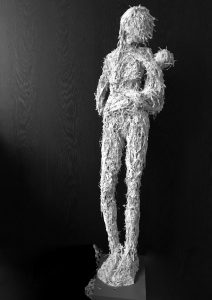 femme à l'enfant, plaster and straw, H: 112 cms, 31/20 cms